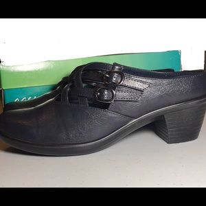 Easy Street Navy Marris Mule 8WW NWOT